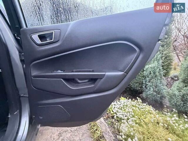 Сірий Форд Фієста, об'ємом двигуна 1.6 л та пробігом 95 тис. км за 8500 $, фото 19 на Automoto.ua