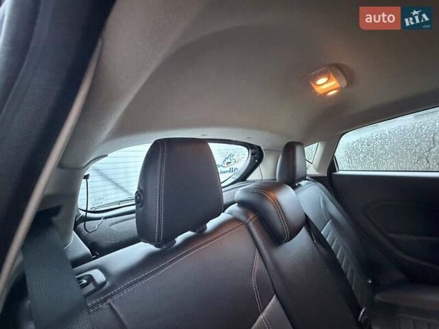 Сірий Форд Фієста, об'ємом двигуна 1.6 л та пробігом 95 тис. км за 8500 $, фото 27 на Automoto.ua