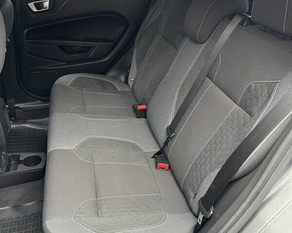 Сірий Форд Фієста, об'ємом двигуна 1.6 л та пробігом 91 тис. км за 8300 $, фото 23 на Automoto.ua