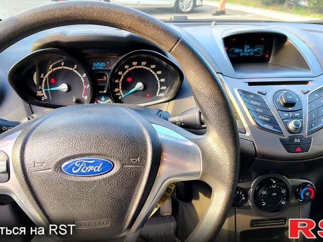 Серый Форд Фиеста, объемом двигателя 1.2 л и пробегом 152 тыс. км за 5000 $, фото 9 на Automoto.ua