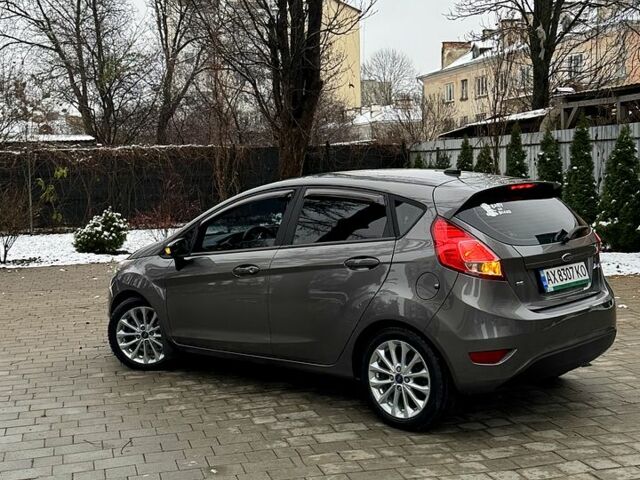 Сірий Форд Фієста, об'ємом двигуна 1.6 л та пробігом 91 тис. км за 8300 $, фото 1 на Automoto.ua