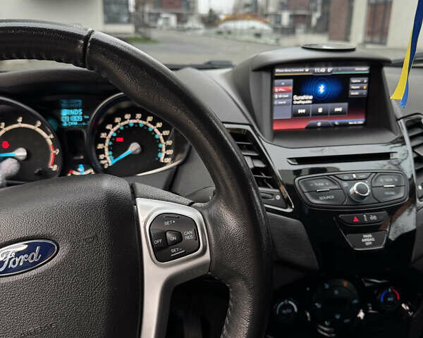 Сірий Форд Фієста, об'ємом двигуна 1.6 л та пробігом 91 тис. км за 8300 $, фото 7 на Automoto.ua