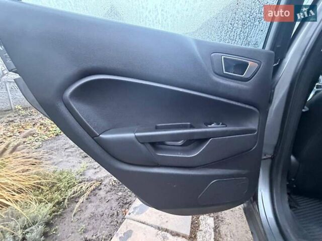 Сірий Форд Фієста, об'ємом двигуна 1.6 л та пробігом 95 тис. км за 8500 $, фото 18 на Automoto.ua