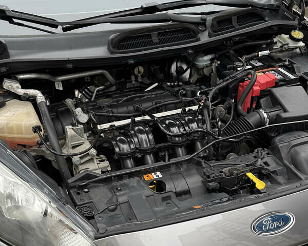 Сірий Форд Фієста, об'ємом двигуна 1.6 л та пробігом 91 тис. км за 8300 $, фото 26 на Automoto.ua