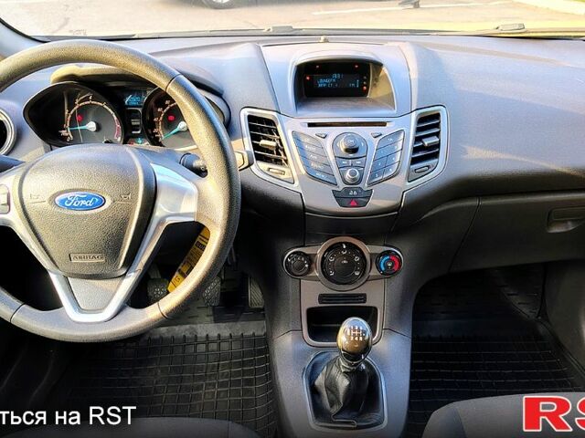 Серый Форд Фиеста, объемом двигателя 1.2 л и пробегом 152 тыс. км за 5000 $, фото 7 на Automoto.ua