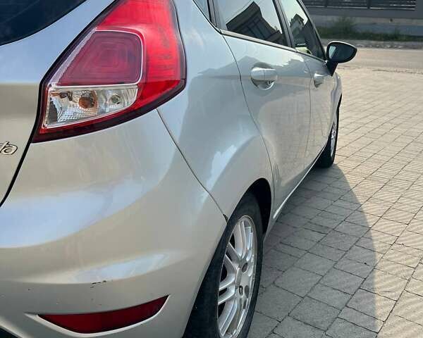 Форд Фиеста 2013 в Львове на Automoto.ua Серый Форд Фиеста, объемом двигателя 1.6 л и пробегом 291 тыс. км за 7800 $, фото 6 на Automoto.ua