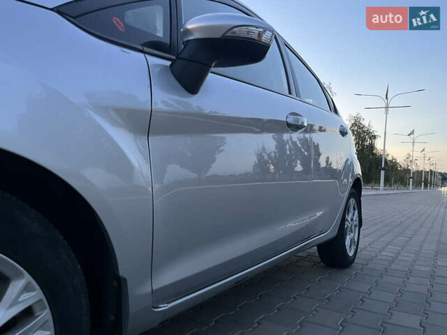Сірий Форд Фієста, об'ємом двигуна 1.6 л та пробігом 138 тис. км за 8000 $, фото 31 на Automoto.ua