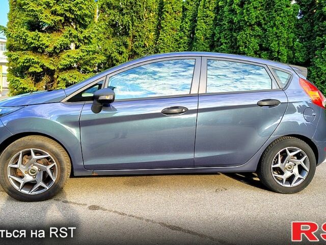 Серый Форд Фиеста, объемом двигателя 1.2 л и пробегом 152 тыс. км за 5000 $, фото 1 на Automoto.ua