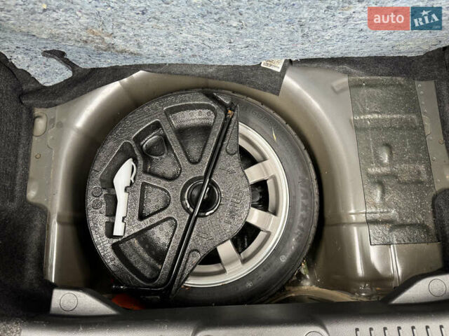 Сірий Форд Фієста, об'ємом двигуна 1.6 л та пробігом 91 тис. км за 8300 $, фото 29 на Automoto.ua
