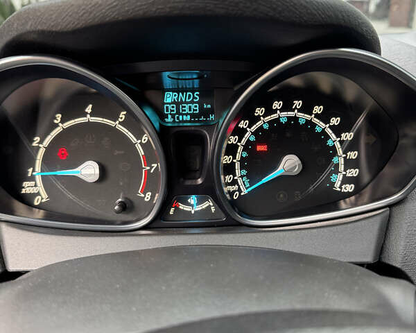 Сірий Форд Фієста, об'ємом двигуна 1.6 л та пробігом 91 тис. км за 8300 $, фото 5 на Automoto.ua