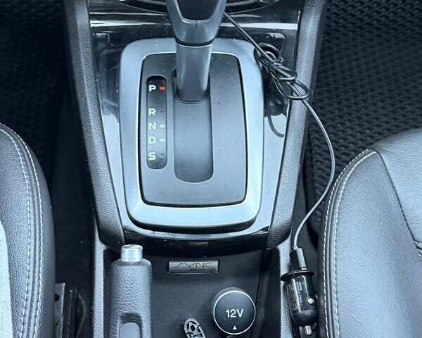 Сірий Форд Фієста, об'ємом двигуна 1.6 л та пробігом 95 тис. км за 8500 $, фото 21 на Automoto.ua