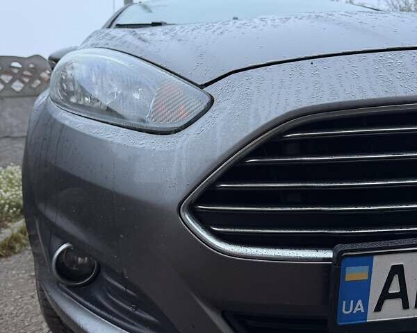 Сірий Форд Фієста, об'ємом двигуна 1.6 л та пробігом 95 тис. км за 8500 $, фото 1 на Automoto.ua