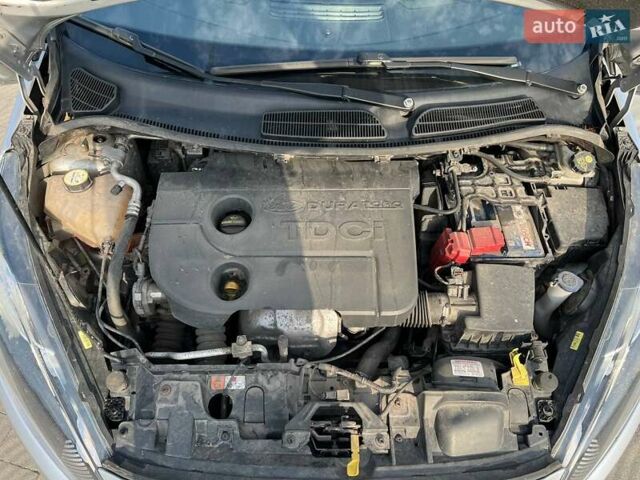Форд Фиеста 2013 в Львове на Automoto.ua Серый Форд Фиеста, объемом двигателя 1.6 л и пробегом 291 тыс. км за 7800 $, фото 28 на Automoto.ua
