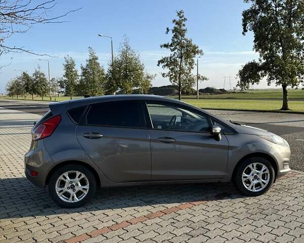 Сірий Форд Фієста, об'ємом двигуна 1.6 л та пробігом 227 тис. км за 7200 $, фото 6 на Automoto.ua