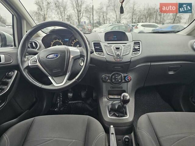 Сірий Форд Фієста, об'ємом двигуна 1.24 л та пробігом 61 тис. км за 7700 $, фото 9 на Automoto.ua