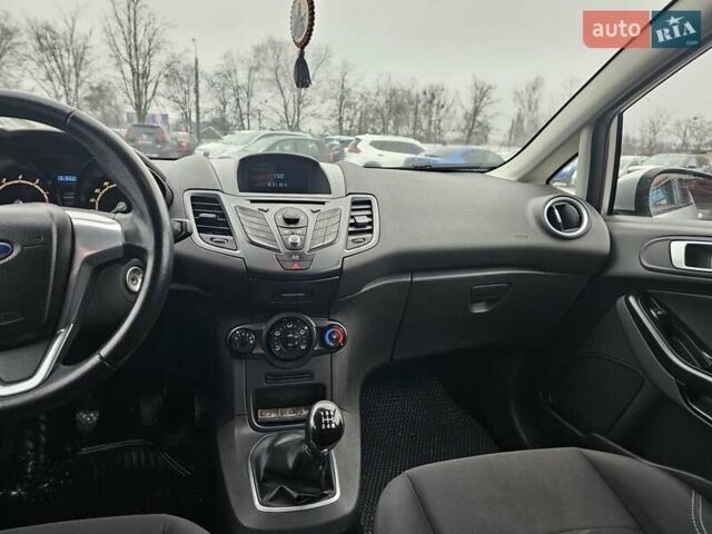 Сірий Форд Фієста, об'ємом двигуна 1.24 л та пробігом 61 тис. км за 7700 $, фото 13 на Automoto.ua