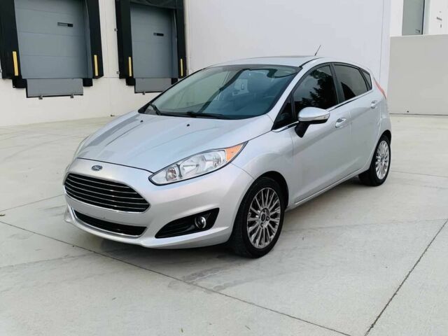 Серый Форд Фиеста, объемом двигателя 1.6 л и пробегом 90 тыс. км за 1700 $, фото 2 на Automoto.ua