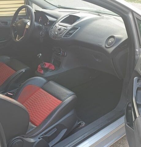 Серый Форд Фиеста, объемом двигателя 1.5 л и пробегом 100 тыс. км за 3000 $, фото 6 на Automoto.ua