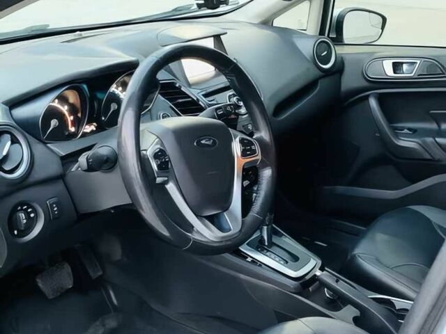 Серый Форд Фиеста, объемом двигателя 1.6 л и пробегом 90 тыс. км за 1700 $, фото 8 на Automoto.ua