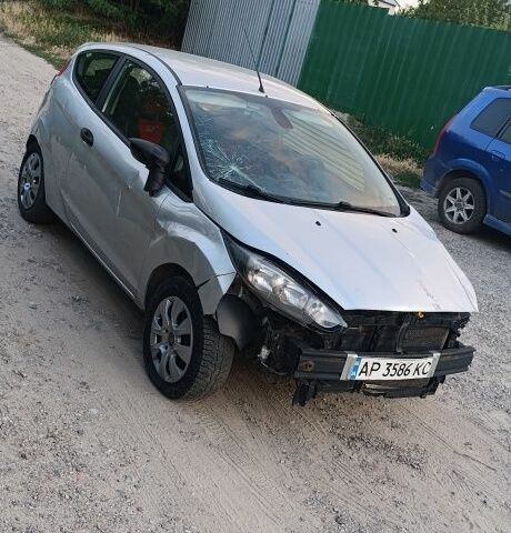 Серый Форд Фиеста, объемом двигателя 1.5 л и пробегом 100 тыс. км за 3000 $, фото 1 на Automoto.ua