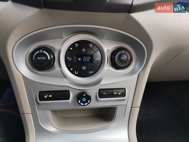 Серый Форд Фиеста, объемом двигателя 1.6 л и пробегом 139 тыс. км за 8500 $, фото 16 на Automoto.ua