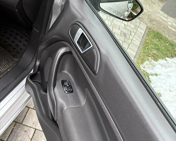 Сірий Форд Фієста, об'ємом двигуна 1.6 л та пробігом 171 тис. км за 7700 $, фото 30 на Automoto.ua