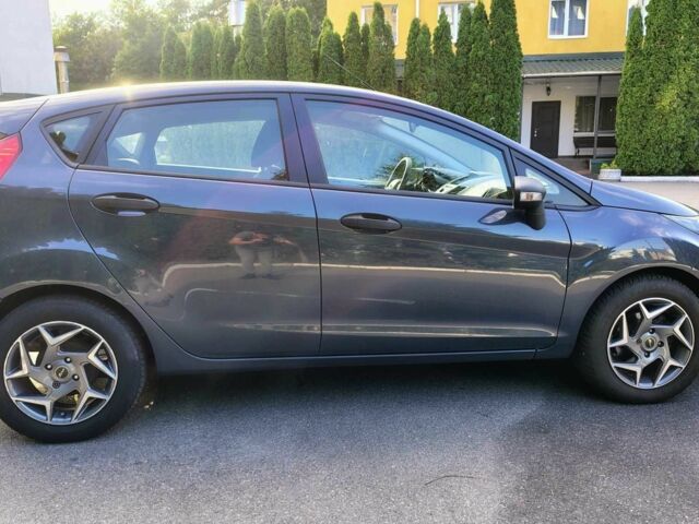 Форд Фієста 2015 у Києві на Automoto.ua Сірий Форд Фієста, об'ємом двигуна 1.25 л та пробігом 152 тис. км за 5599 $, фото 5 на Automoto.ua