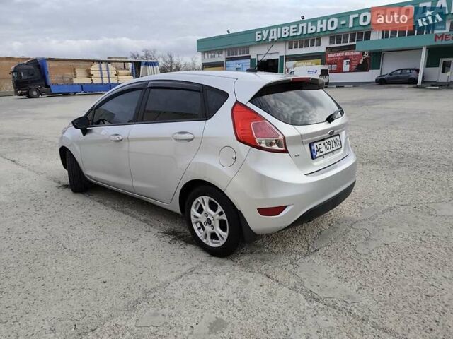 Серый Форд Фиеста, объемом двигателя 1.6 л и пробегом 139 тыс. км за 8500 $, фото 2 на Automoto.ua