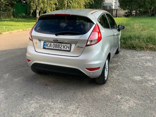 Серый Форд Фиеста, объемом двигателя 1.5 л и пробегом 262 тыс. км за 6000 $, фото 1 на Automoto.ua