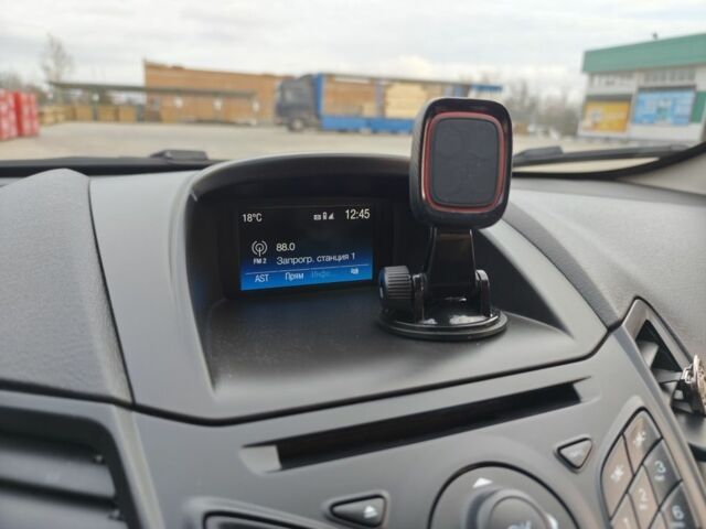 Сірий Форд Фієста, об'ємом двигуна 1.6 л та пробігом 139 тис. км за 8500 $, фото 19 на Automoto.ua