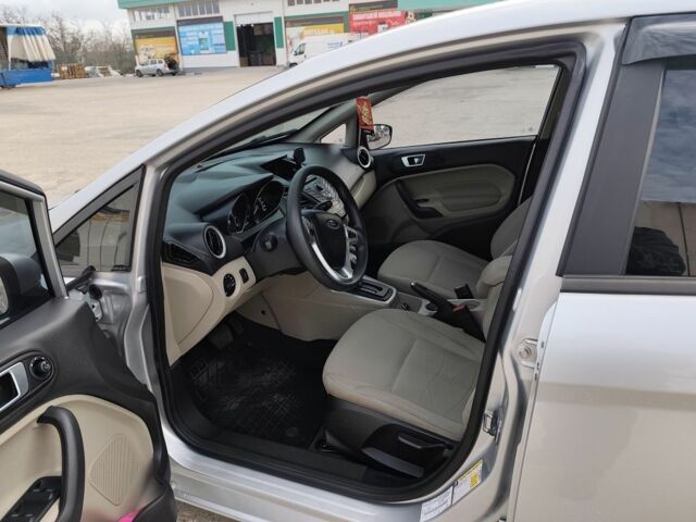 Сірий Форд Фієста, об'ємом двигуна 1.6 л та пробігом 139 тис. км за 8500 $, фото 10 на Automoto.ua