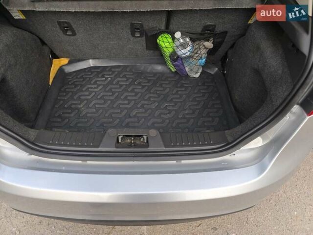 Серый Форд Фиеста, объемом двигателя 1.6 л и пробегом 139 тыс. км за 8500 $, фото 20 на Automoto.ua