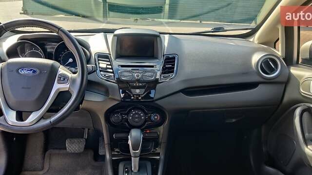 Сірий Форд Фієста, об'ємом двигуна 1.6 л та пробігом 135 тис. км за 8500 $, фото 18 на Automoto.ua