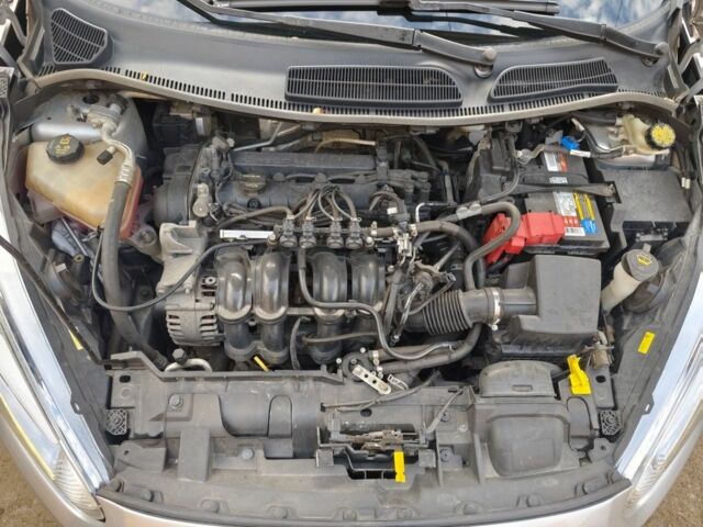 Сірий Форд Фієста, об'ємом двигуна 1.6 л та пробігом 139 тис. км за 8500 $, фото 20 на Automoto.ua