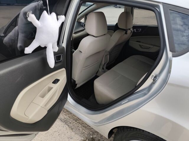 Сірий Форд Фієста, об'ємом двигуна 1.6 л та пробігом 139 тис. км за 8500 $, фото 12 на Automoto.ua