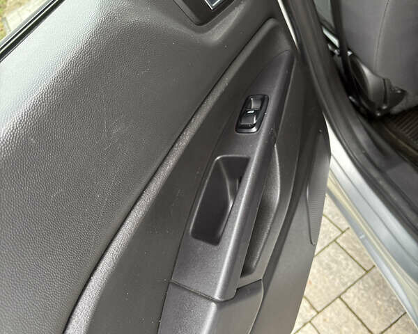 Сірий Форд Фієста, об'ємом двигуна 1.6 л та пробігом 171 тис. км за 7700 $, фото 50 на Automoto.ua