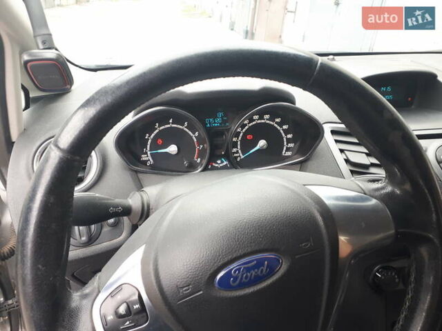 Серый Форд Фиеста, объемом двигателя 1 л и пробегом 75 тыс. км за 6500 $, фото 9 на Automoto.ua