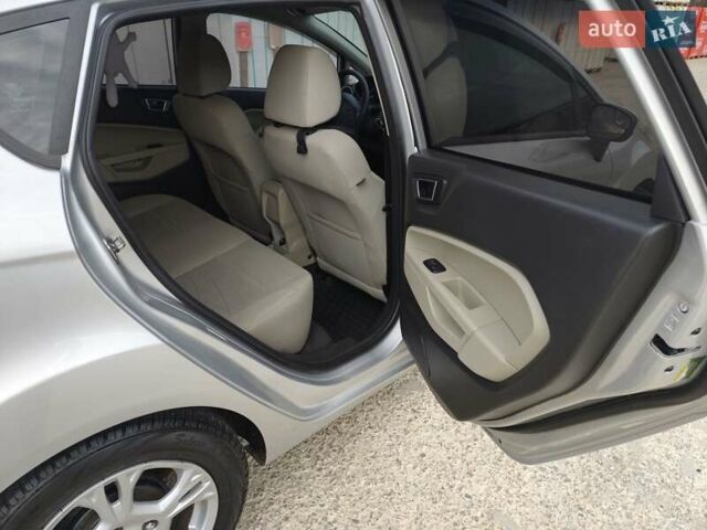 Серый Форд Фиеста, объемом двигателя 1.6 л и пробегом 139 тыс. км за 8500 $, фото 12 на Automoto.ua