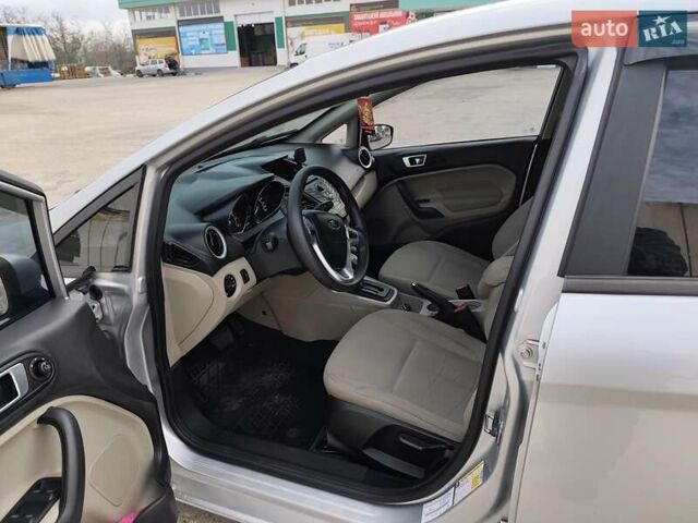 Серый Форд Фиеста, объемом двигателя 1.6 л и пробегом 139 тыс. км за 8500 $, фото 10 на Automoto.ua