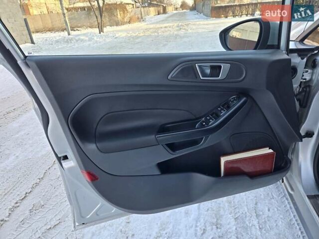 Сірий Форд Фієста, об'ємом двигуна 1 л та пробігом 75 тис. км за 7200 $, фото 8 на Automoto.ua