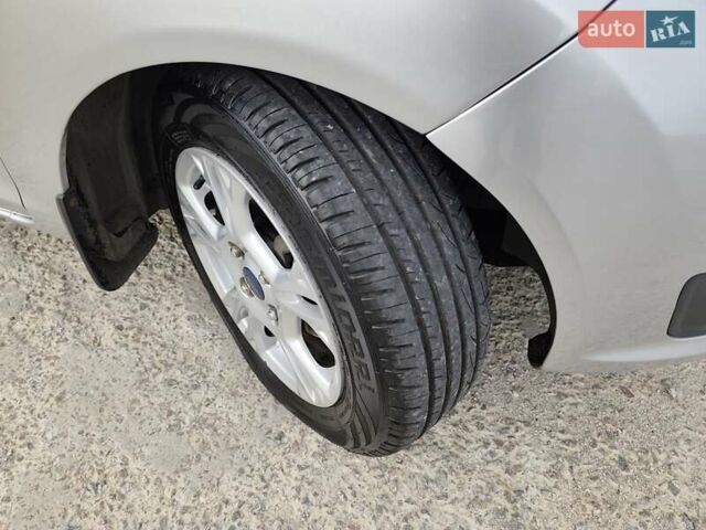 Серый Форд Фиеста, объемом двигателя 1.6 л и пробегом 139 тыс. км за 8500 $, фото 8 на Automoto.ua