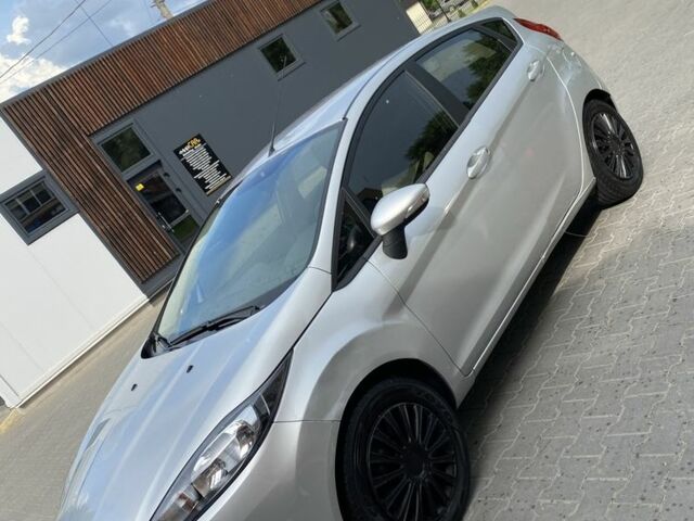 Сірий Форд Фієста, об'ємом двигуна 1 л та пробігом 85 тис. км за 7000 $, фото 3 на Automoto.ua