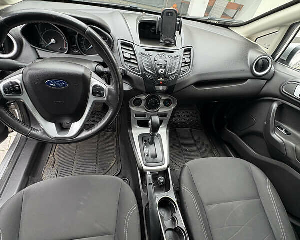 Сірий Форд Фієста, об'ємом двигуна 1.6 л та пробігом 171 тис. км за 7700 $, фото 39 на Automoto.ua