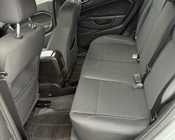 Сірий Форд Фієста, об'ємом двигуна 1.6 л та пробігом 171 тис. км за 7700 $, фото 25 на Automoto.ua