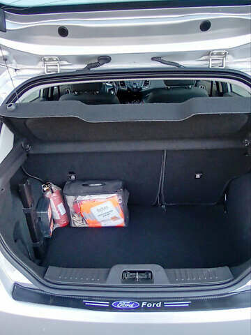 Серый Форд Фиеста, объемом двигателя 1.5 л и пробегом 247 тыс. км за 7500 $, фото 14 на Automoto.ua