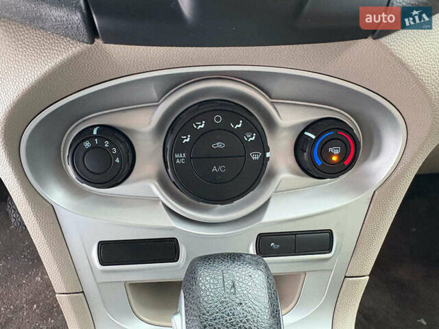 Сірий Форд Фієста, об'ємом двигуна 1.6 л та пробігом 157 тис. км за 7490 $, фото 17 на Automoto.ua