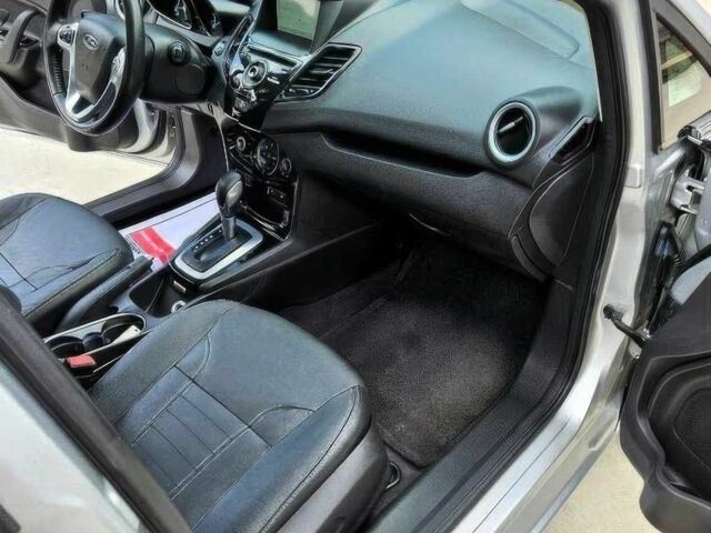 Серый Форд Фиеста, объемом двигателя 1.5 л и пробегом 73 тыс. км за 4100 $, фото 7 на Automoto.ua