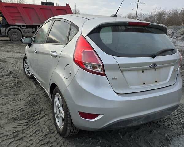 Сірий Форд Фієста, об'ємом двигуна 1.6 л та пробігом 103 тис. км за 6100 $, фото 3 на Automoto.ua
