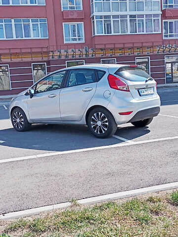 Серый Форд Фиеста, объемом двигателя 1.5 л и пробегом 247 тыс. км за 7500 $, фото 5 на Automoto.ua