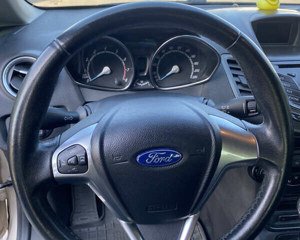 Серый Форд Фиеста, объемом двигателя 1 л и пробегом 118 тыс. км за 7999 $, фото 15 на Automoto.ua